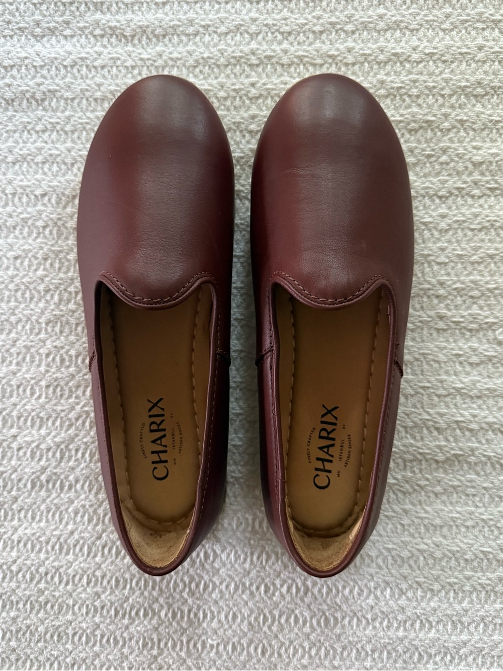 NWOT Charix Ultimate Bordeaux Leather Slip-On • Size 8